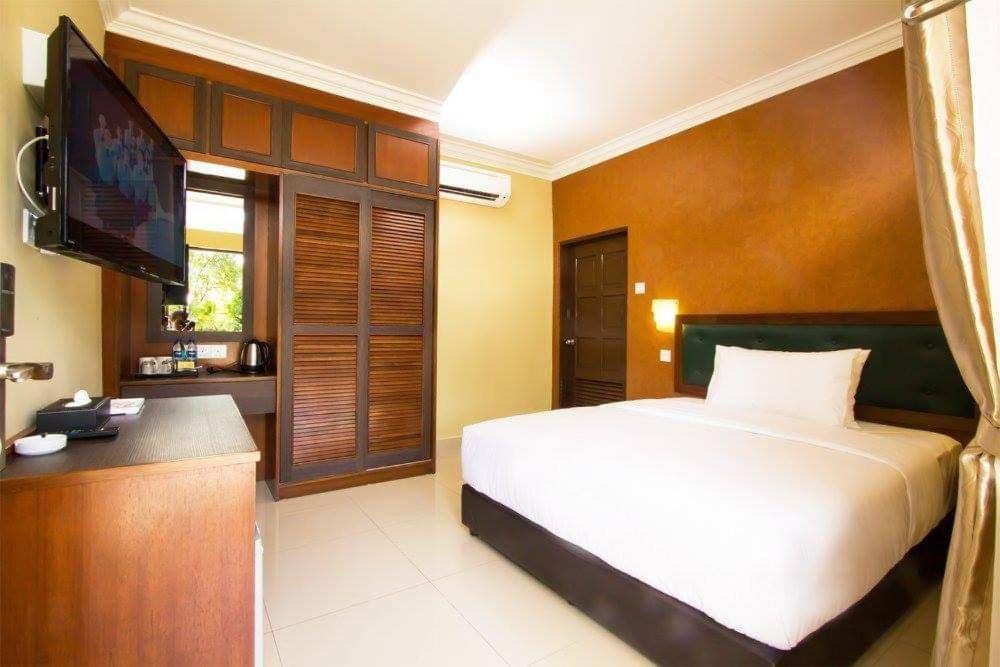New Kesuma Villa Exclusive Stay Parit Raja Exteriör bild