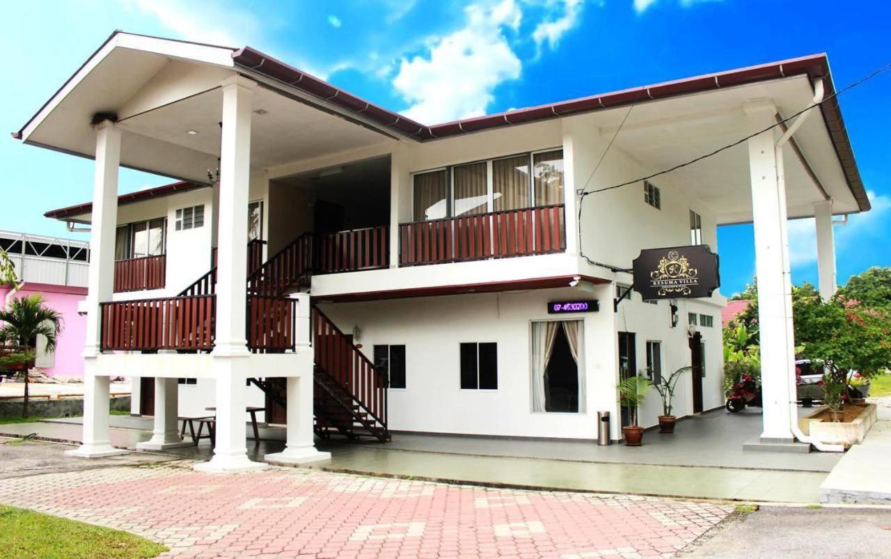 New Kesuma Villa Exclusive Stay Parit Raja Exteriör bild
